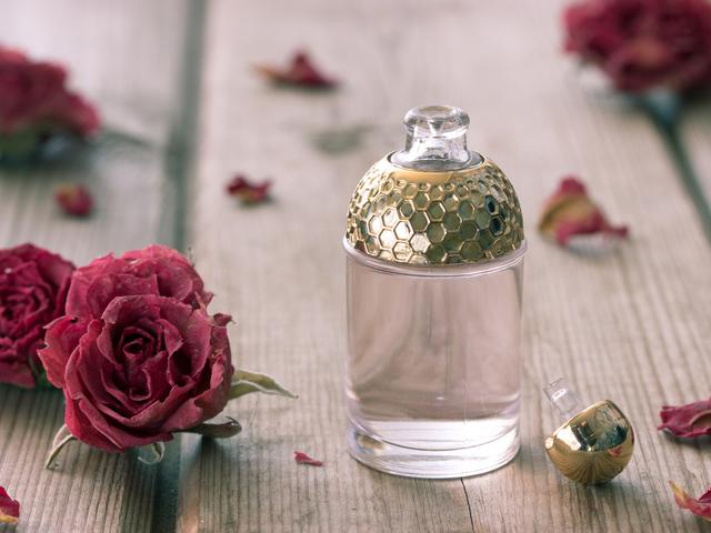 10 Rose Water Benefits: