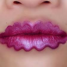Squiggle Lips Makeup